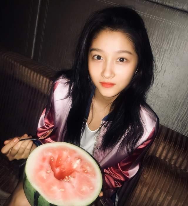 娱乐吃瓜酱拍照技巧视频,跟随娱乐吃瓜酱视频学技巧  第2张 娱乐吃瓜酱拍照技巧视频,跟随娱乐吃瓜酱视频学技巧  第2张